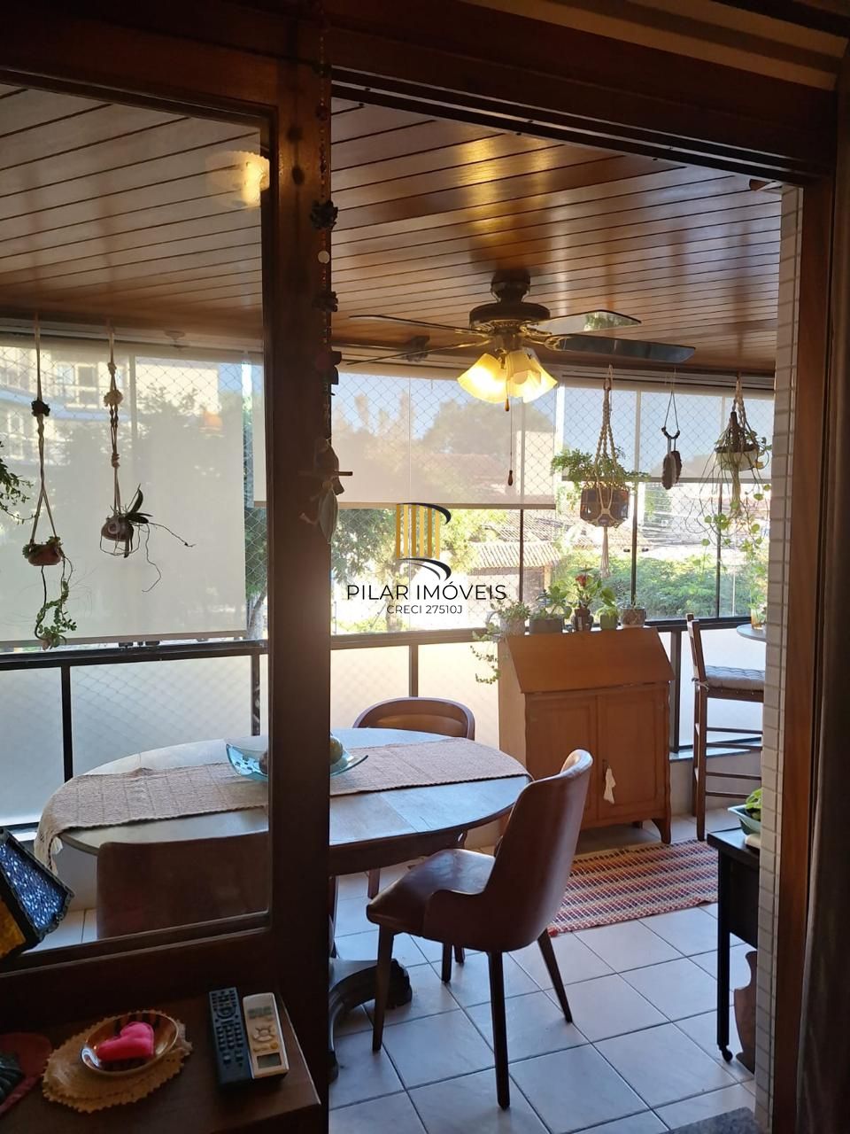 Apartamento 2 Dormitórios, Suíte, Elevador e 2 vagas no Tristeza