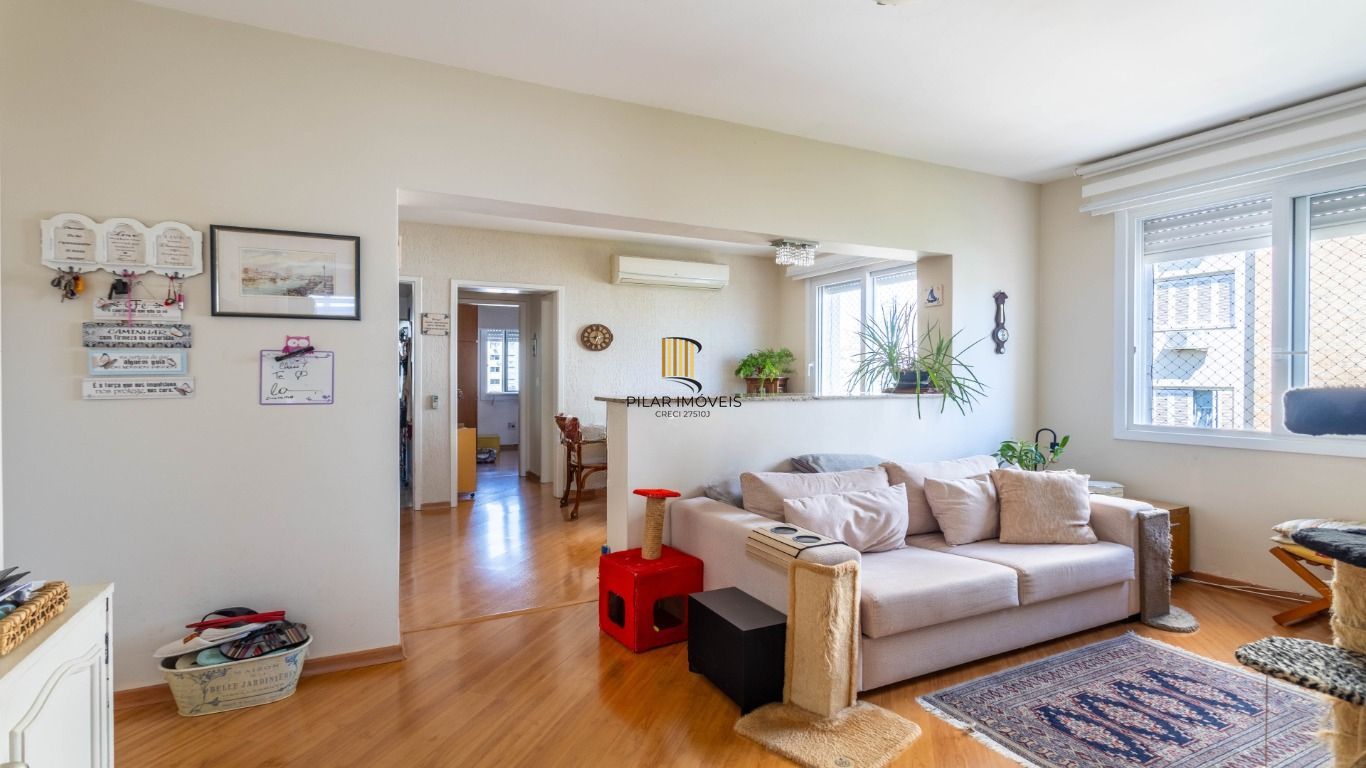 Apartamento com 2 dormitórios e 1 vaga de garagem no Bairro Santana