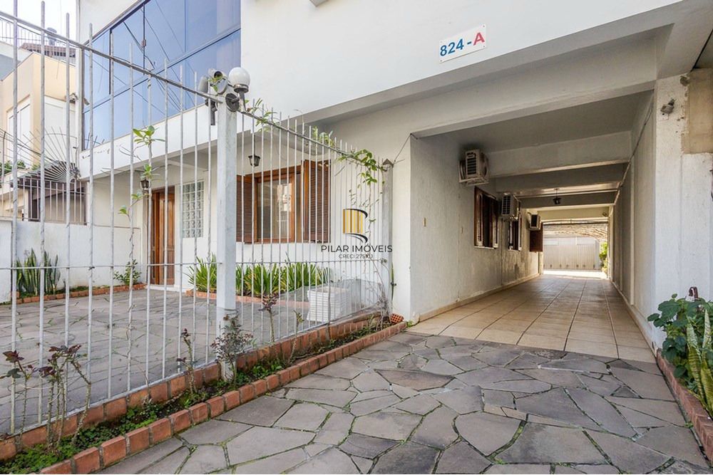 Casa com 4 quartos, 7 vagas e pátio no Bairro Higienópolis