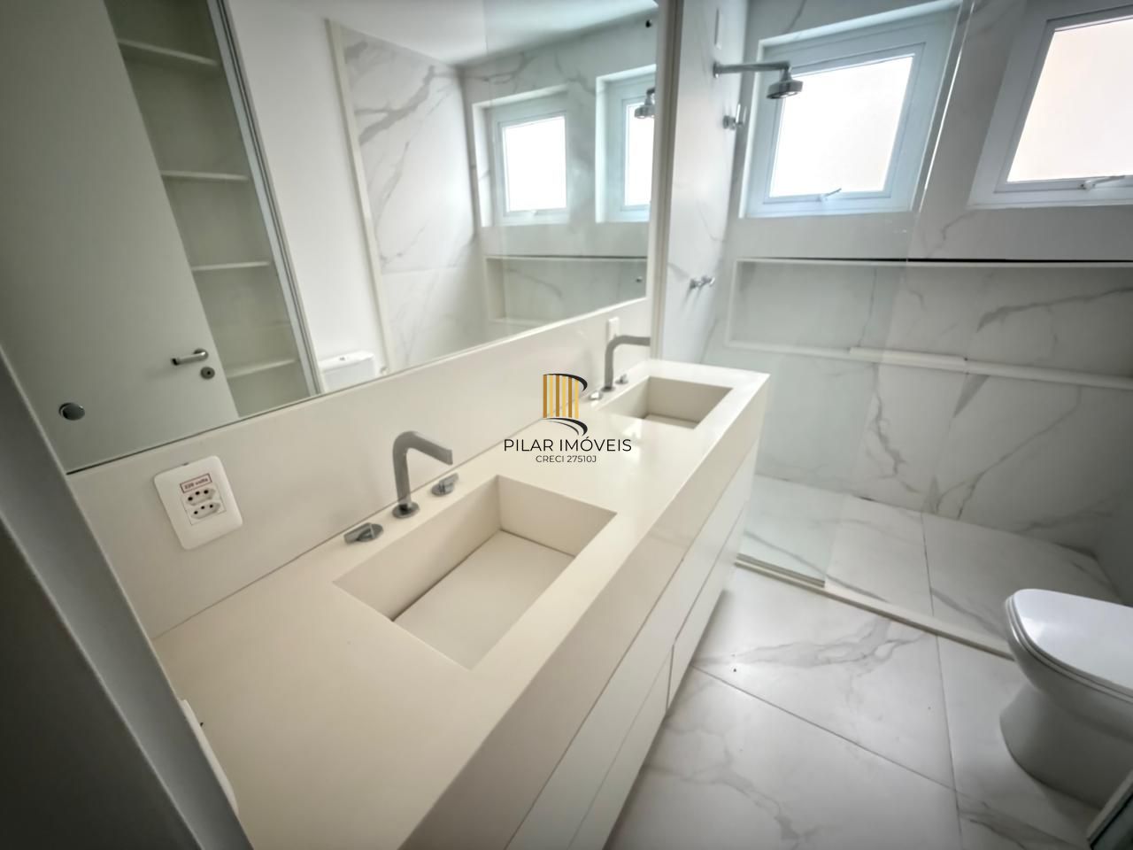 Apartamento 3 Dormitórios Reformado no Centro Histórico