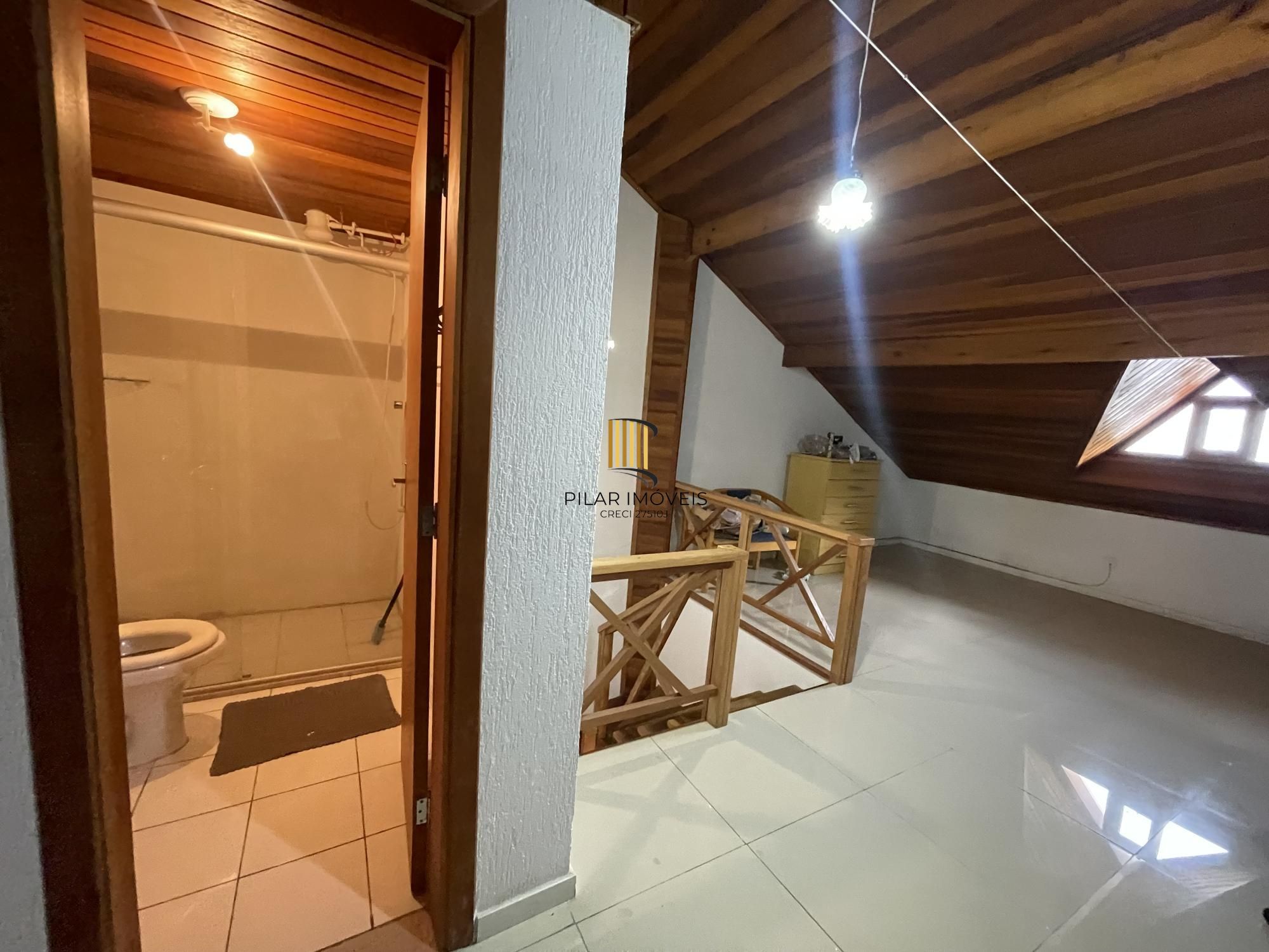Casa Sobrado semi mobiliada com 3 dormitórios no Bairro Jardim Floresta