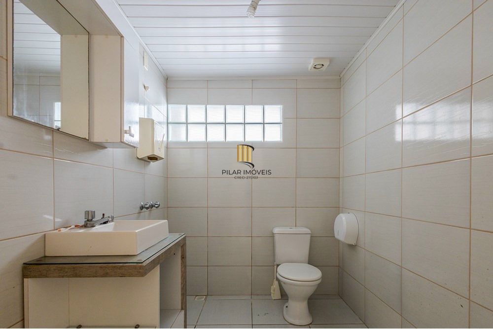 Casa com 4 quartos, 7 vagas e pátio no Bairro Higienópolis