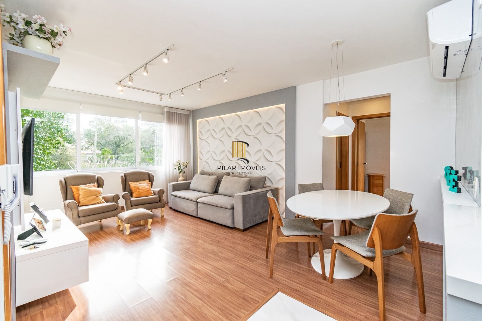 Apartamento 2 quartos, 1 suíte, 74m² e elevador no bairro Vila Ipiranga.