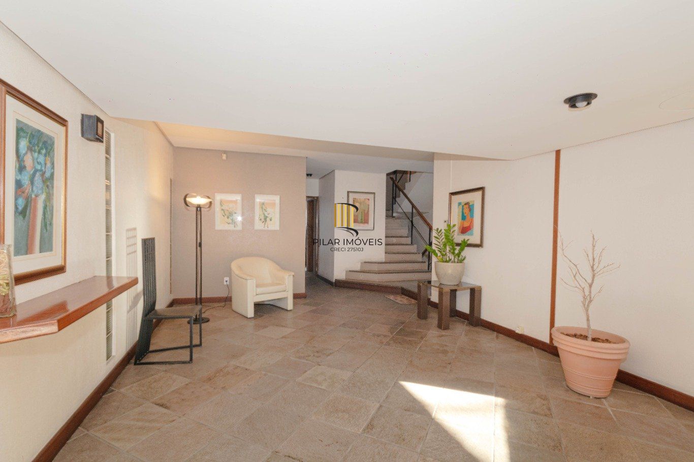 Apartamento 3 dormitórios, 127 m², 2 vagas – Reformado e bem localizado