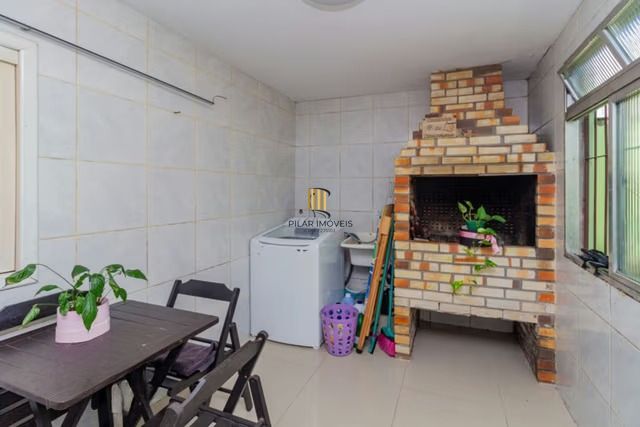 Casa de 2 quartos e 1 vaga de garagem em Cachoeirinha.