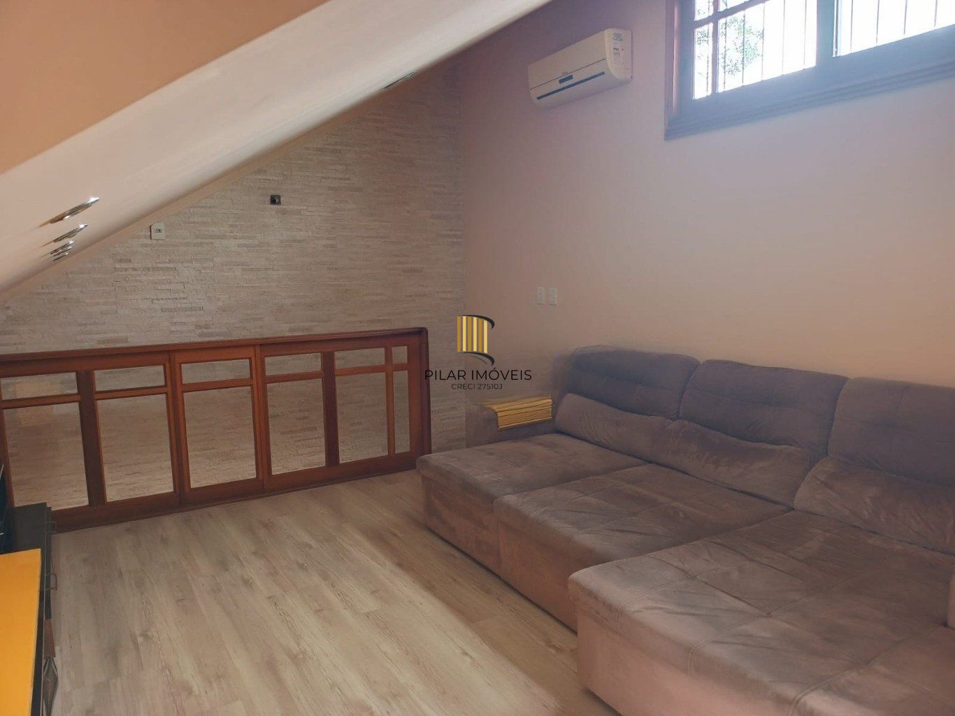 Casa semi mobiliada de 224m² com 3 quartos, 2 vagas de garagem em Canoas.