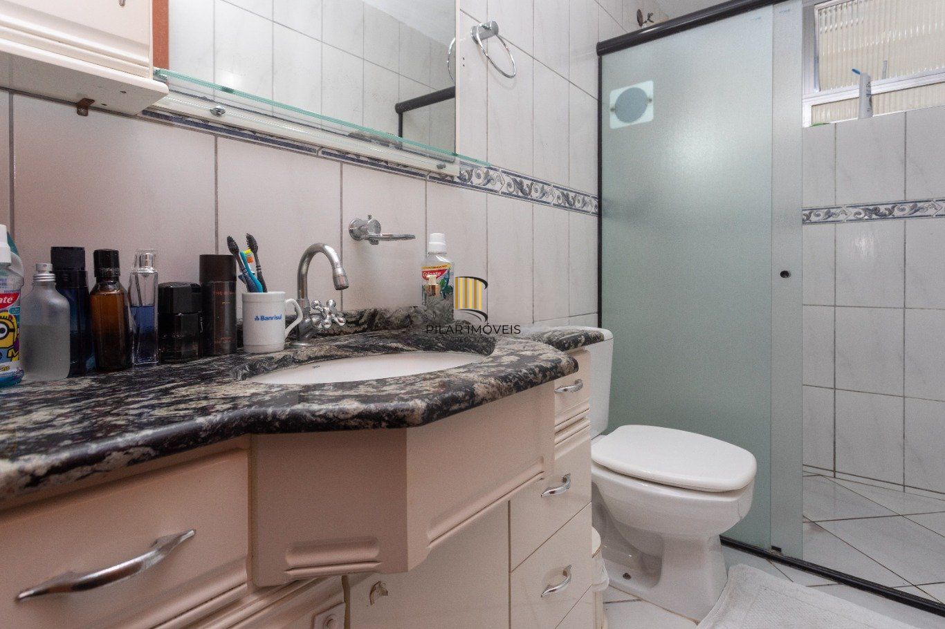 Apartamento com 3 quartos e 1 vaga à venda em Rio Branco, Porto Alegre.