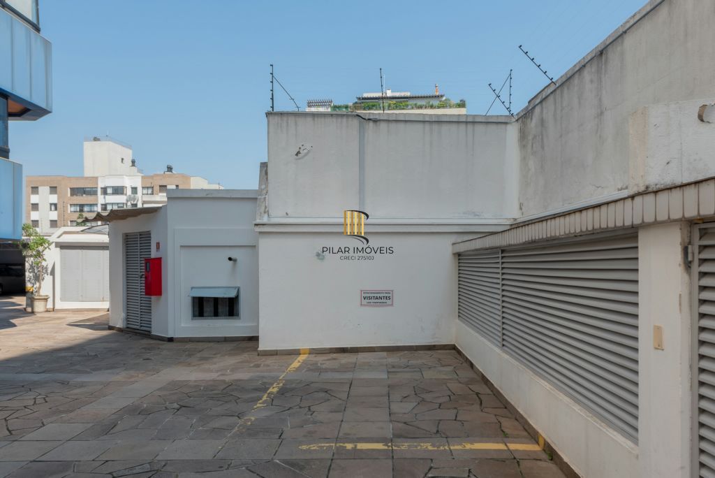Apartamento de 4 dormitórios, 2 suítes, 2 vagas e elevador na Castro Alves.