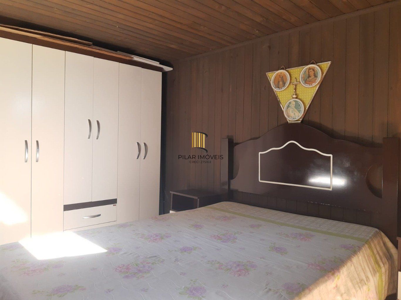 Casa com 3 quartos e 2 vagas de garagem coberta em Cachoerinha.