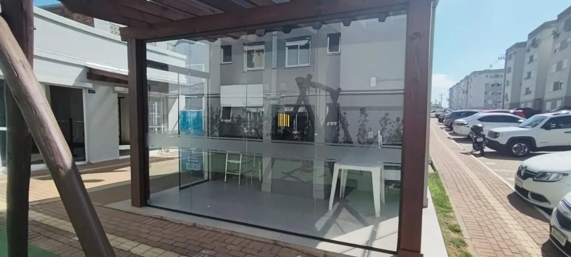 Apartamento de 2 dormitórios, piscina e 1 vaga de garagem em Canoas.