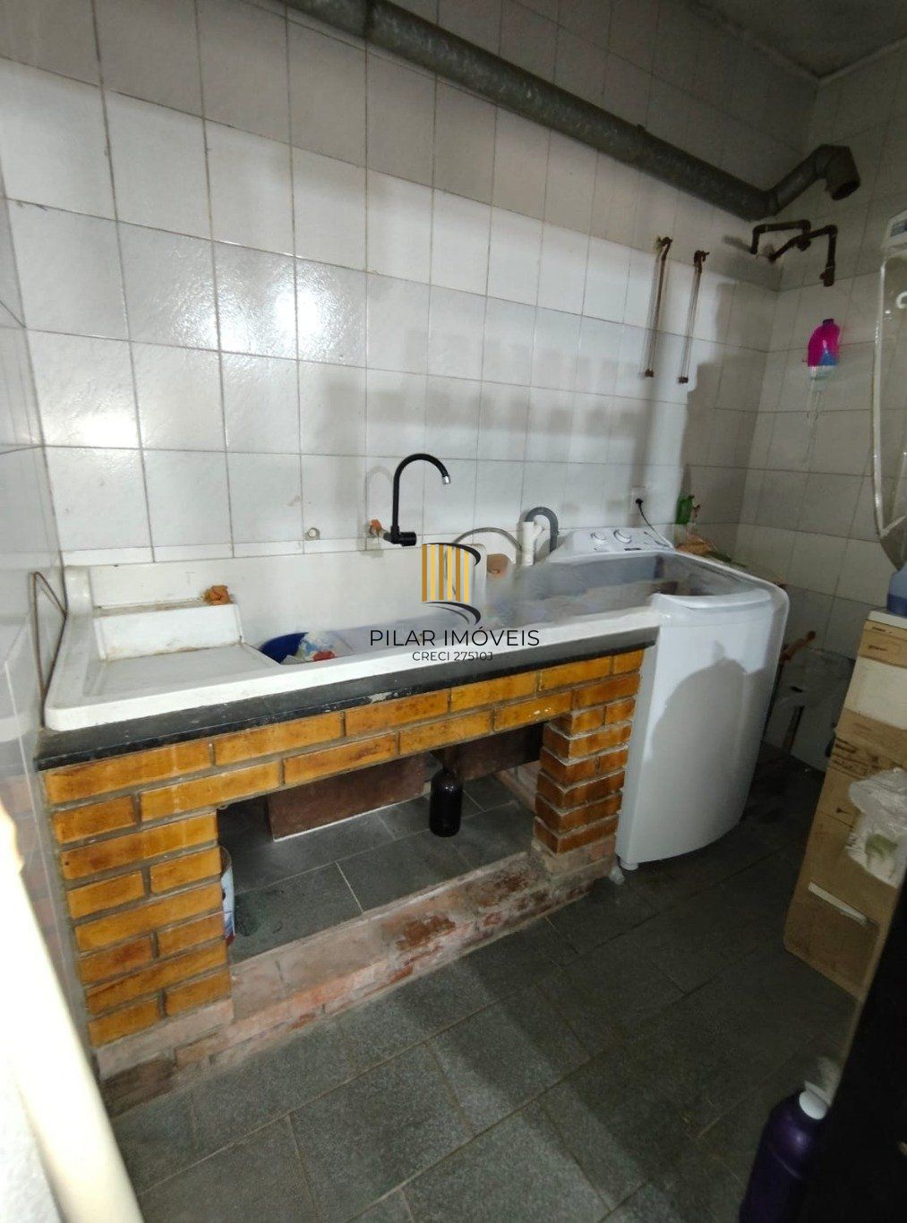 Casa com 3 Quartos, 3 Banheiros, 2 vagas No Bairro Nonoai.