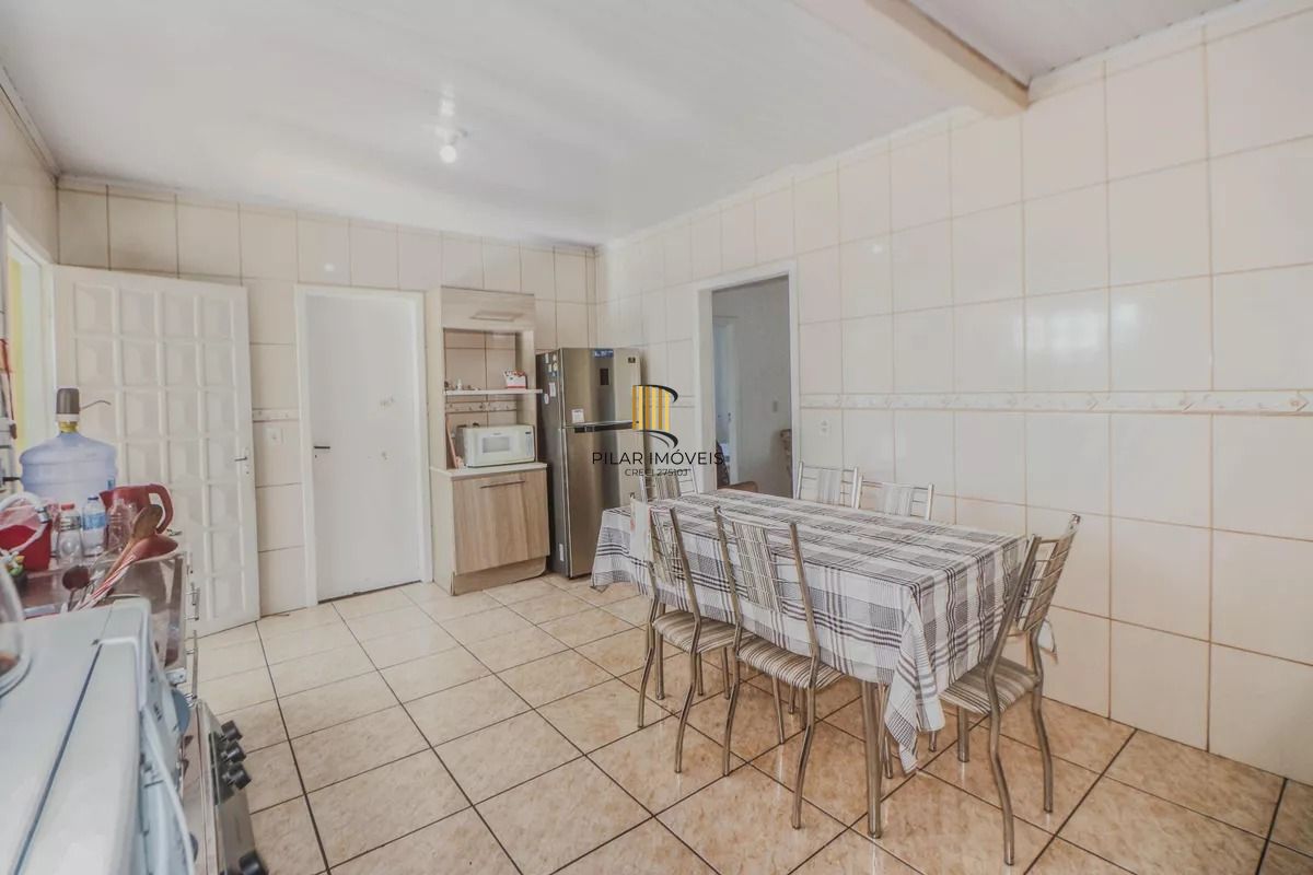 Casa e loja à venda com 300m², 3 quartos e 3 vagas no Rubem Berta