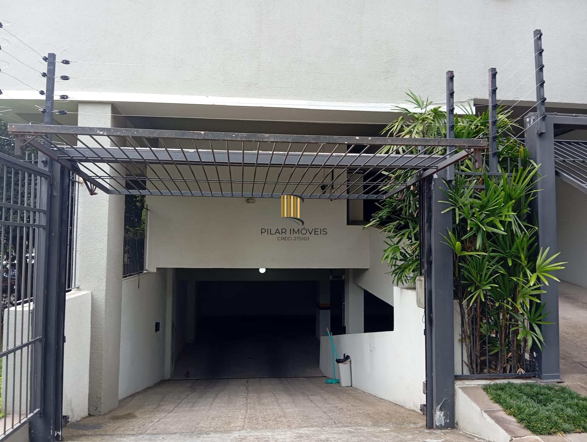 Apartamento com 2 Dormitórios, Vaga Dupla e Elevador no Floresta