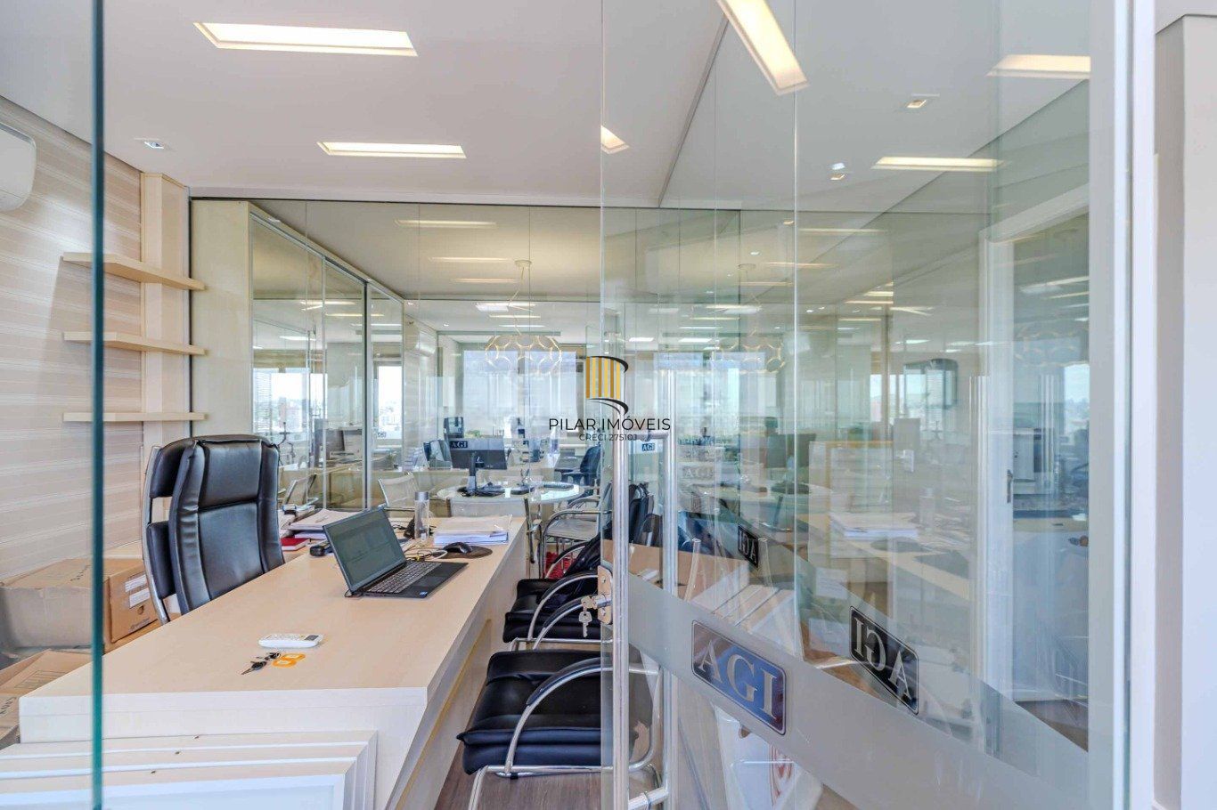 Sala comercial, 2 vagas, elevador e restaurante no bairro Praia de Belas