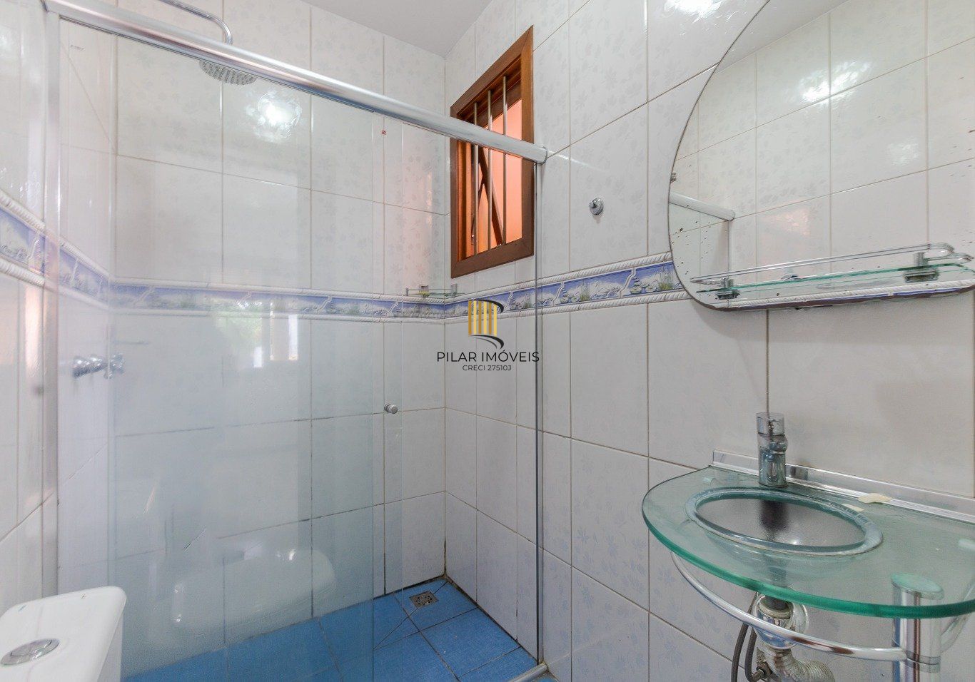 Casa com 4 dormitorios, 2 vagas de garagem em Canoas