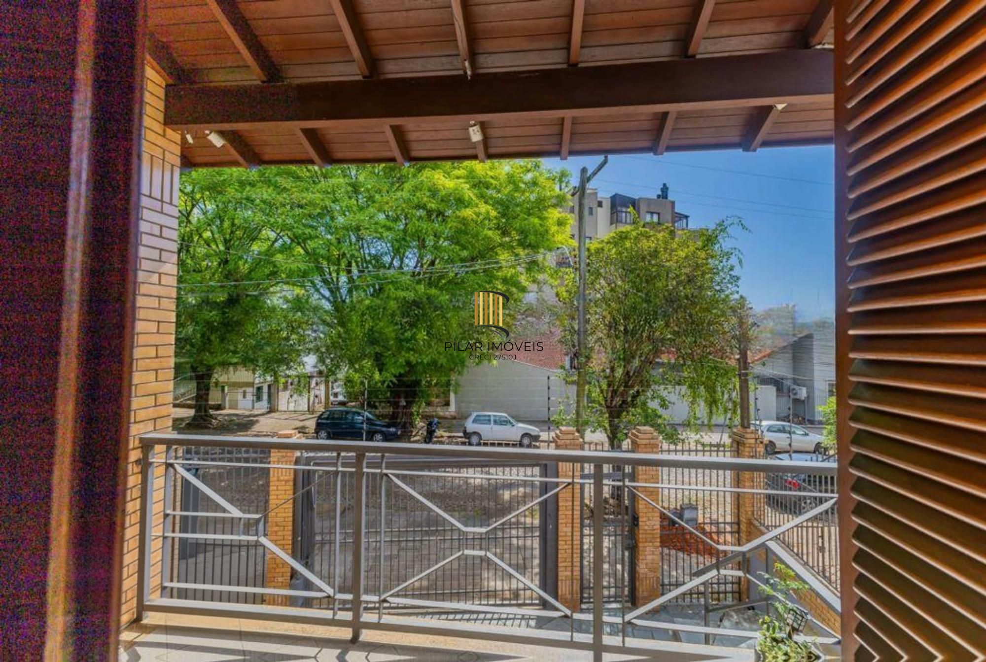 Casa com 1.640,00m², 3 dormitórios, 4 vagas à venda Rua Marista.