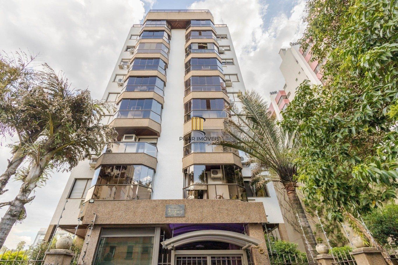 Apartamento com 3 Dormitórios, elevador vaga e 2 Sacadas no Menino Deus