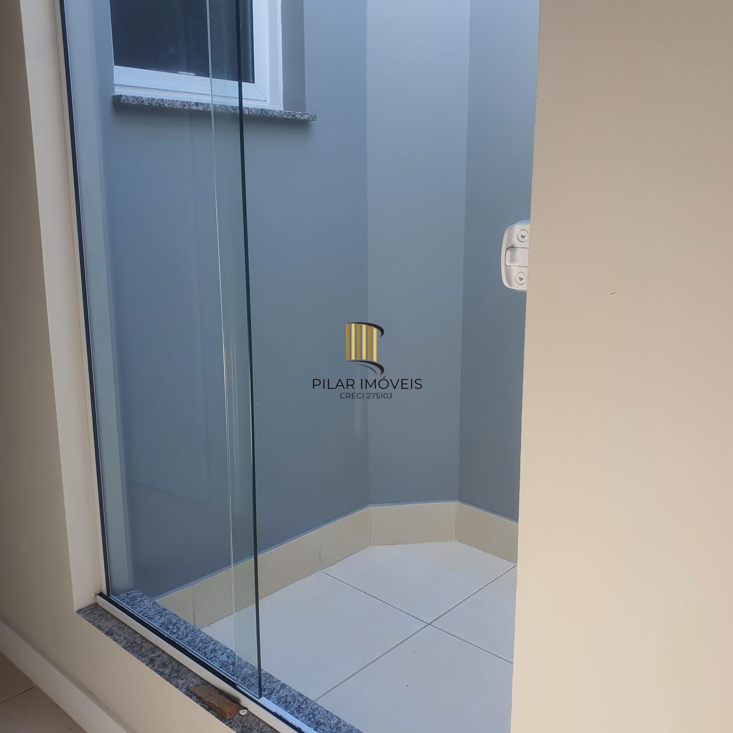 Casa geminada com 2 quartos e vaga de garagem no bairro Cruzeiro do sul