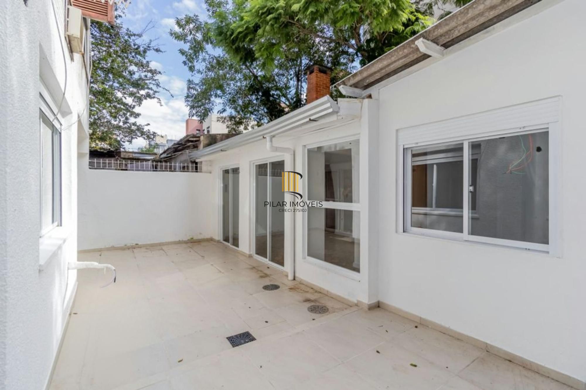 Apartamento Térreo 2 Dormitórios no Jardim Botânico – Amplo e Iluminado