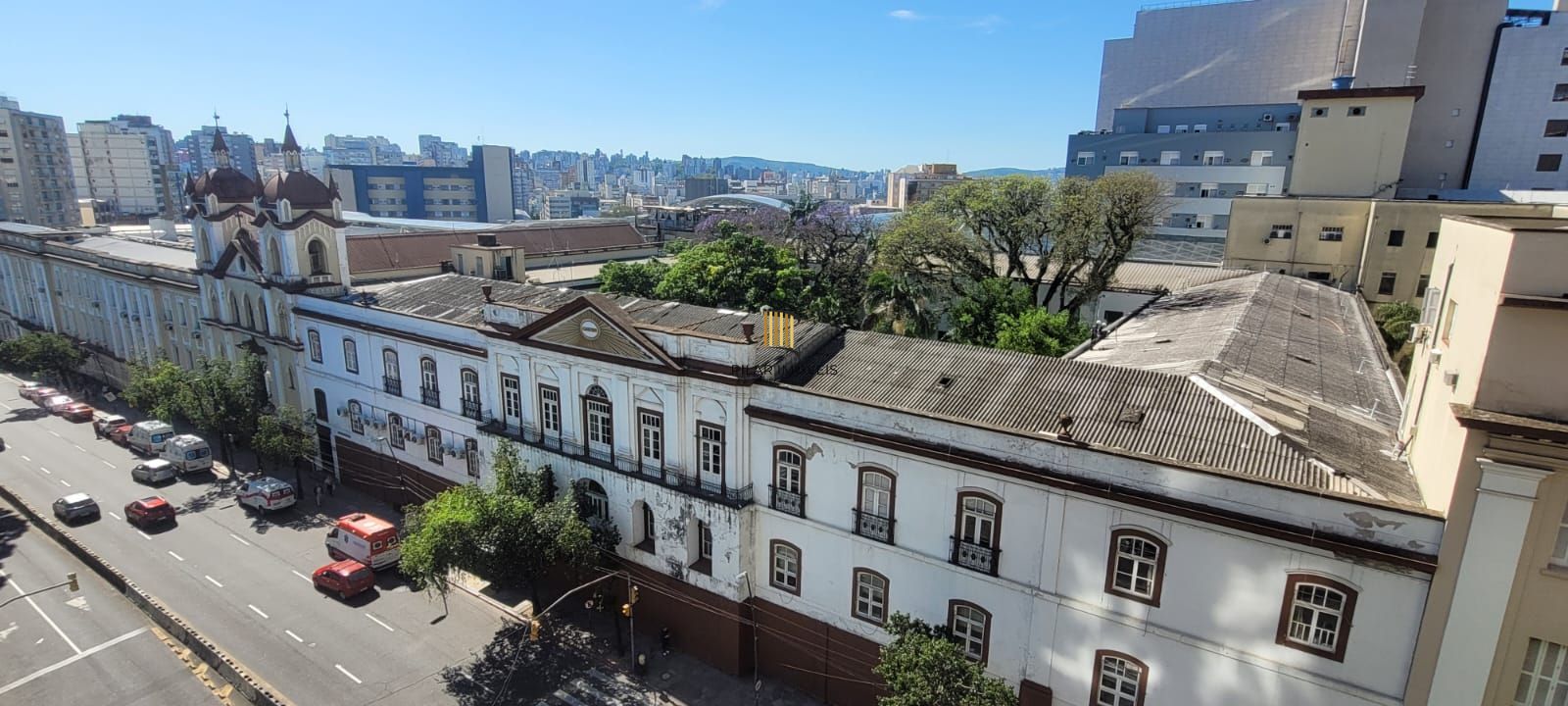 Sala Comercial em frente a Santa Casa - Centro de Porto Alegre