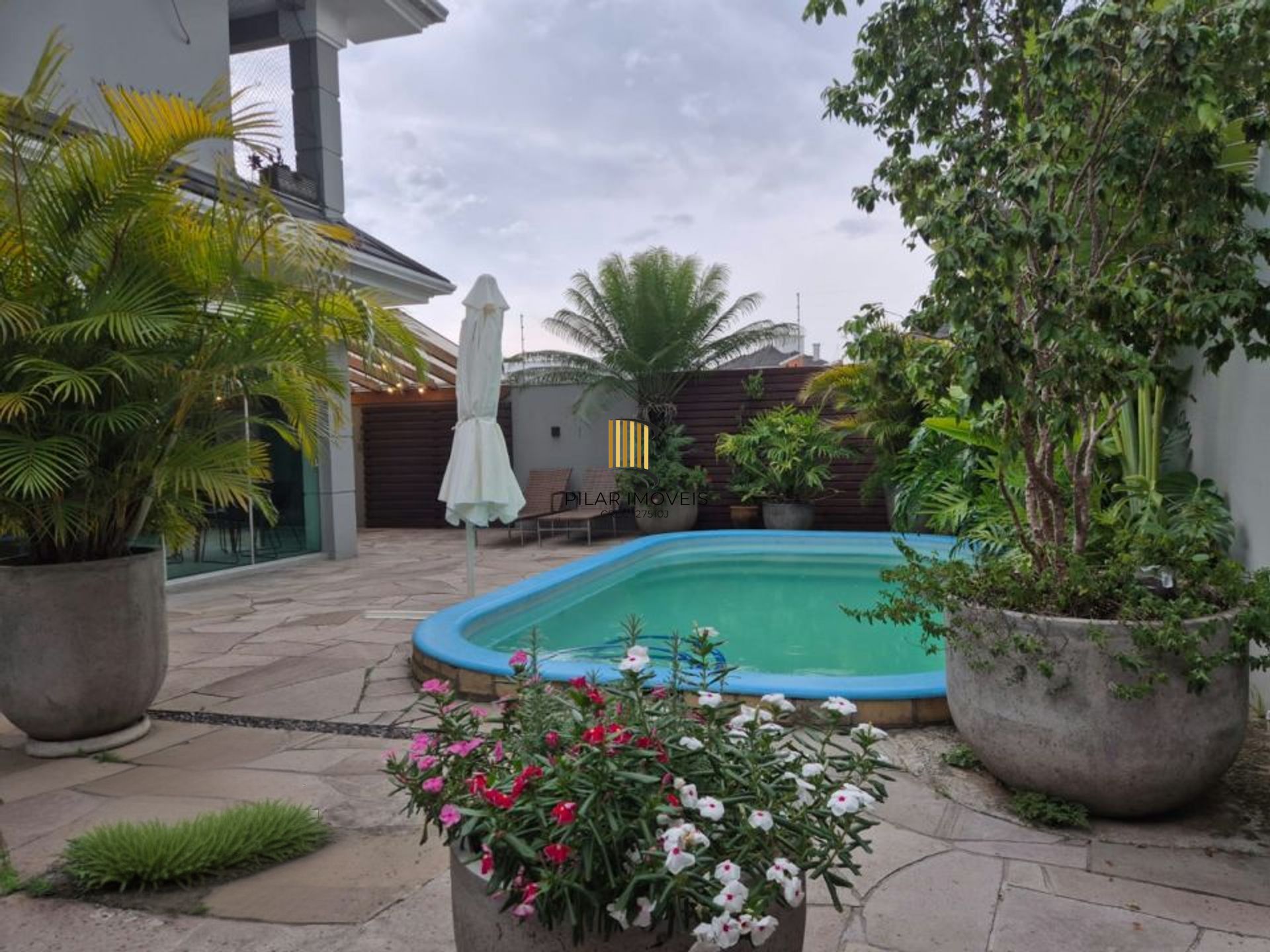 Casa de 3 dormitórios e 2 vagas de garagem coberta Canoas.