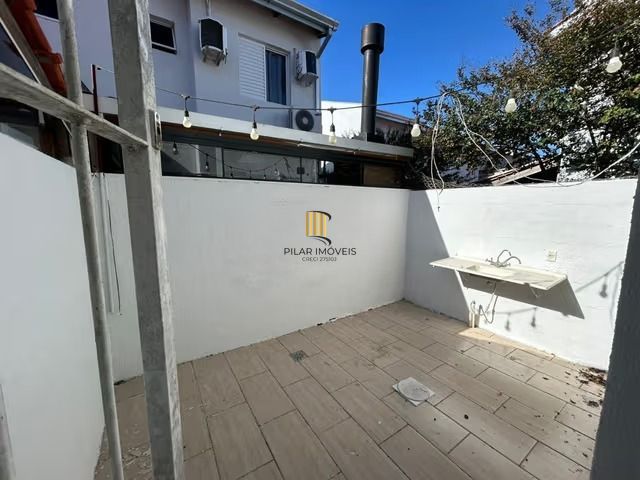 Casa em condomínio de 2 quartos 1 vaga de garagem em Canoas.