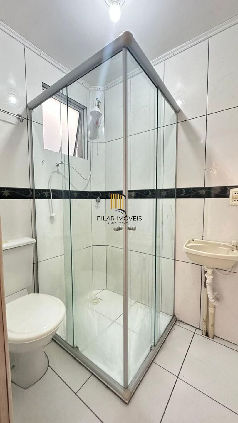 Apartamento com 2 quartos e 1 vaga de garagem no bairro Olaria em Canoas.