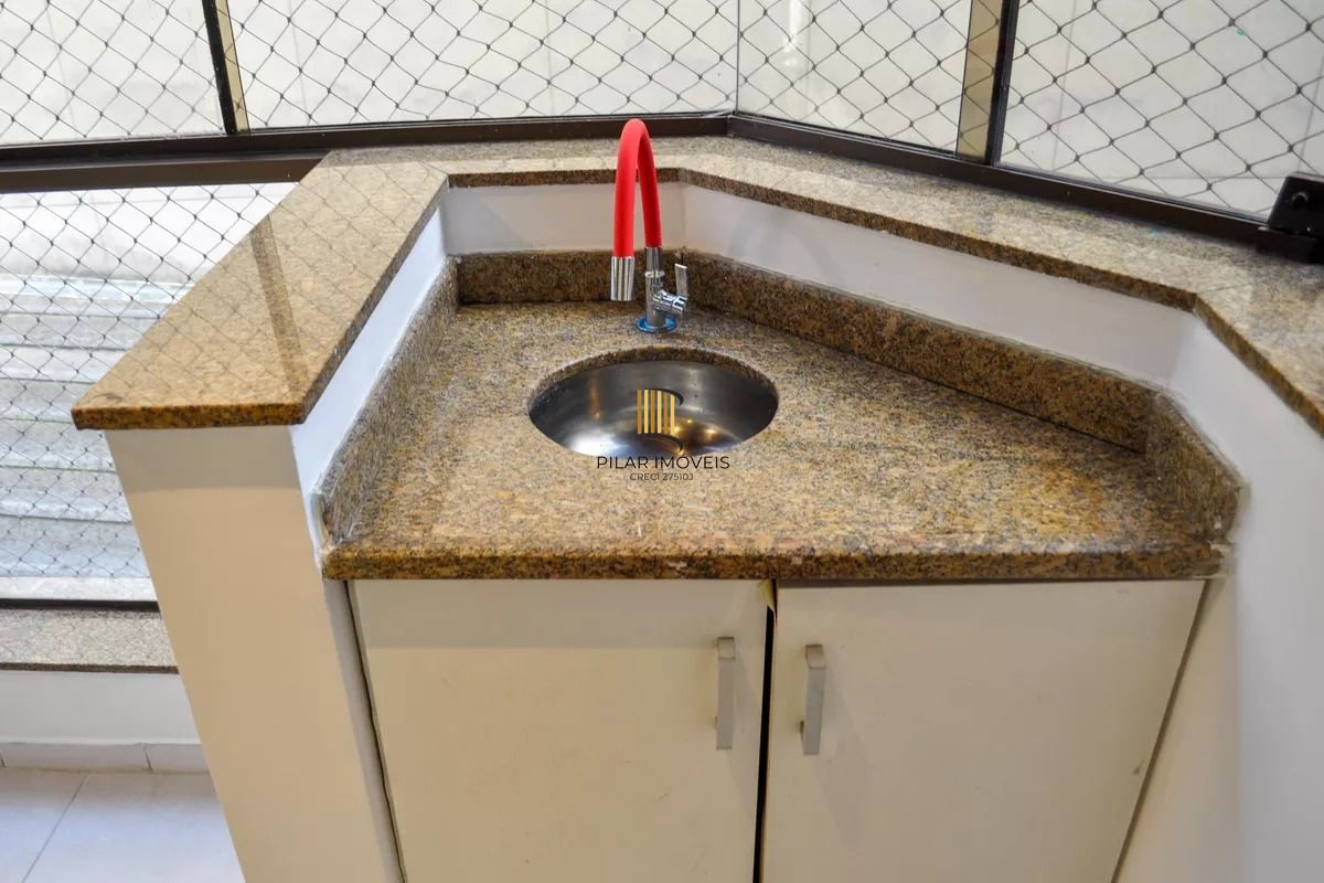 Apartamento com 3 Dormitórios, elevador vaga e 2 Sacadas no Menino Deus