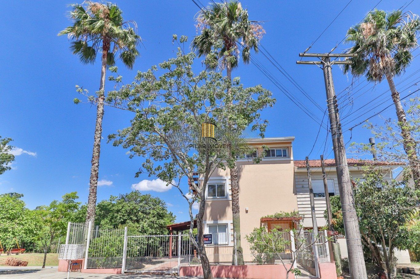 Casa em Condomínio com 3 Dormitórios e Energia Solar na Lomba do Pinheiro