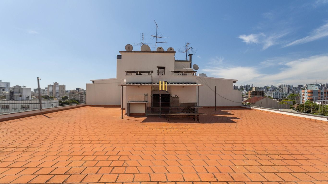 Apartamento com 2 dormitórios e 1 vaga de garagem no Bairro Santana