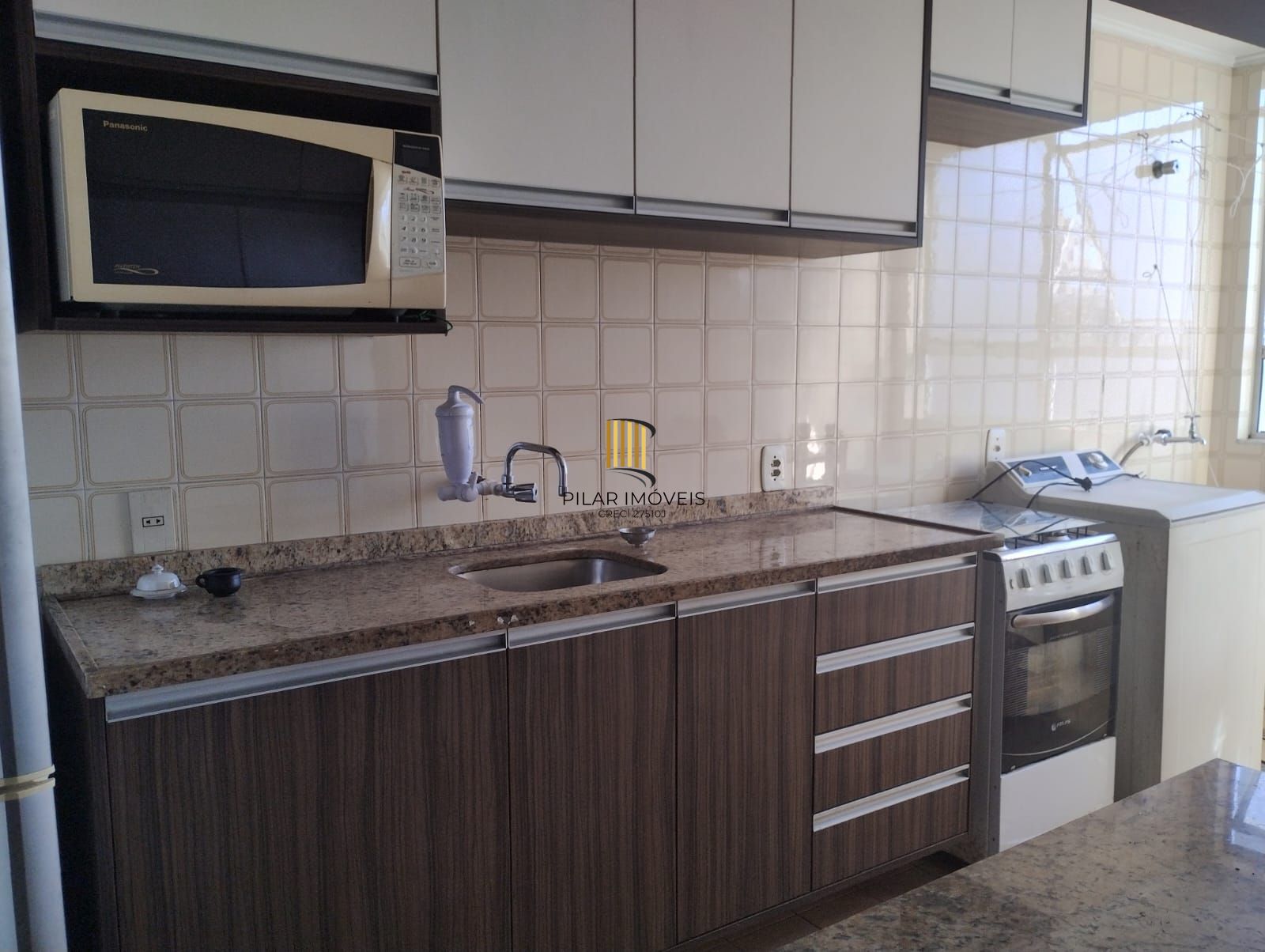 Apartamento de 1 quarto, elevador, 1 vaga coberta no bairro Partenon