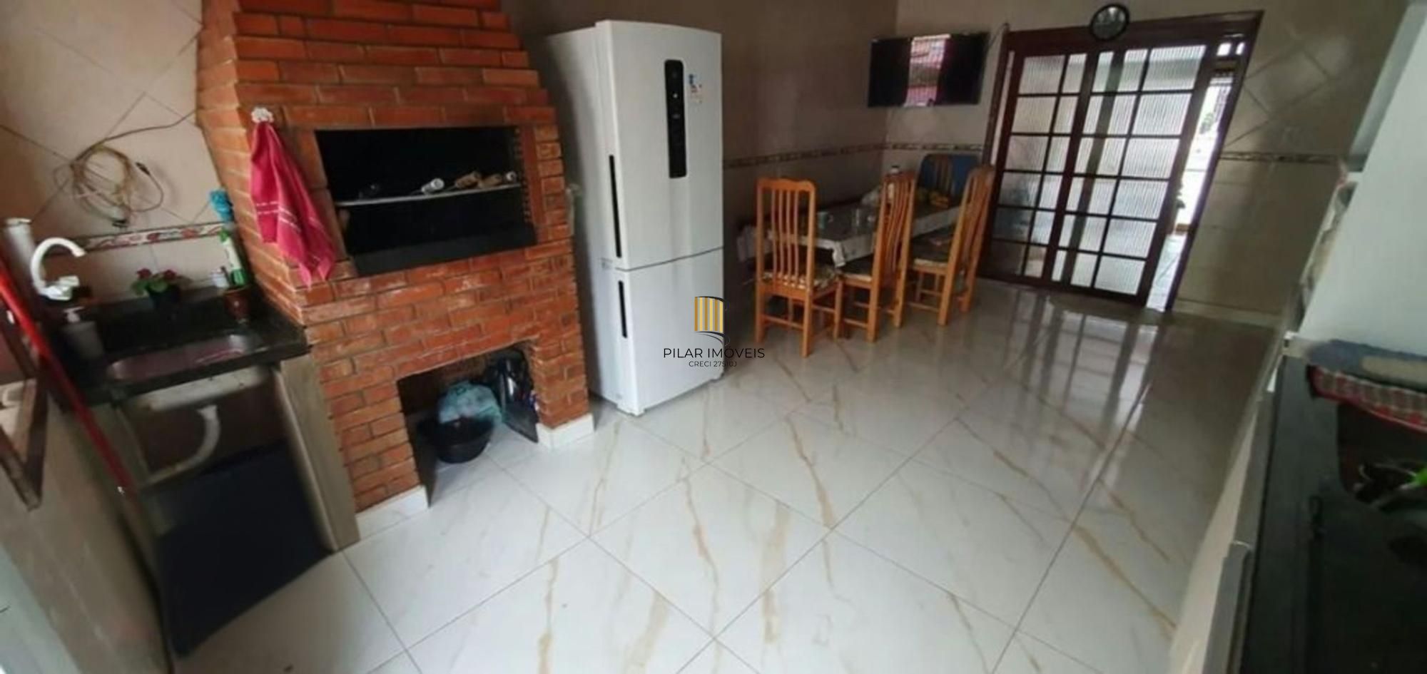 Casa com 5 quartos, piscina e 3 vagas de garagem em Canoas.