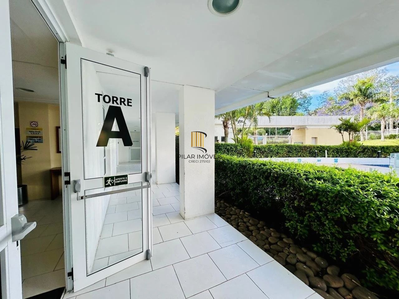 Apartamento 2 Dormitórios com Suíte, elevador e 2 Vagas no Alto Petrópolis