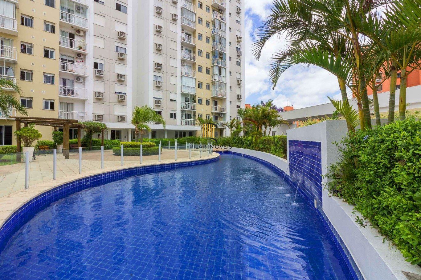 Apartamento 2 Dormitórios com Suíte, elevador e 2 Vagas no Alto Petrópolis