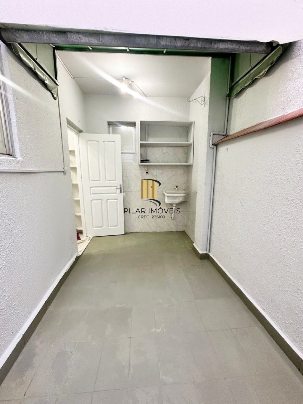 Apartamento térreo com 2 quartos e 1 vaga de garagem no Bairro Auxiliadora