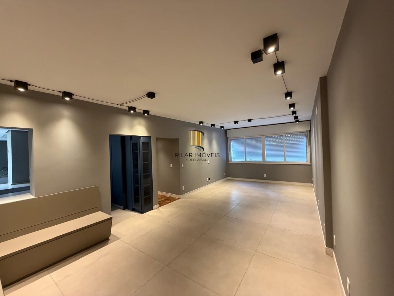 Apartamento 3 Dormitórios Reformado no Centro Histórico