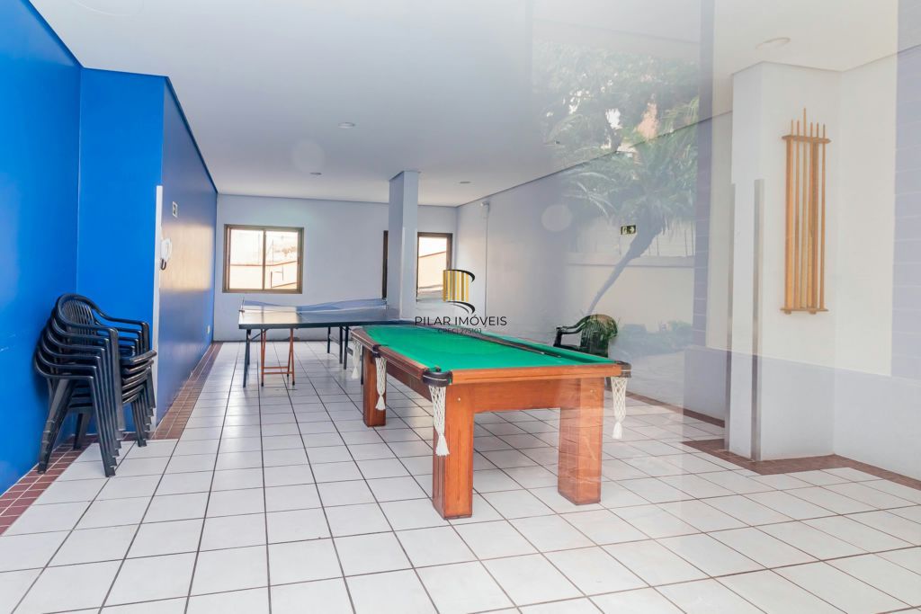 Apartamento com 3 quartos, vaga e elevador no Bairro Menino Deus