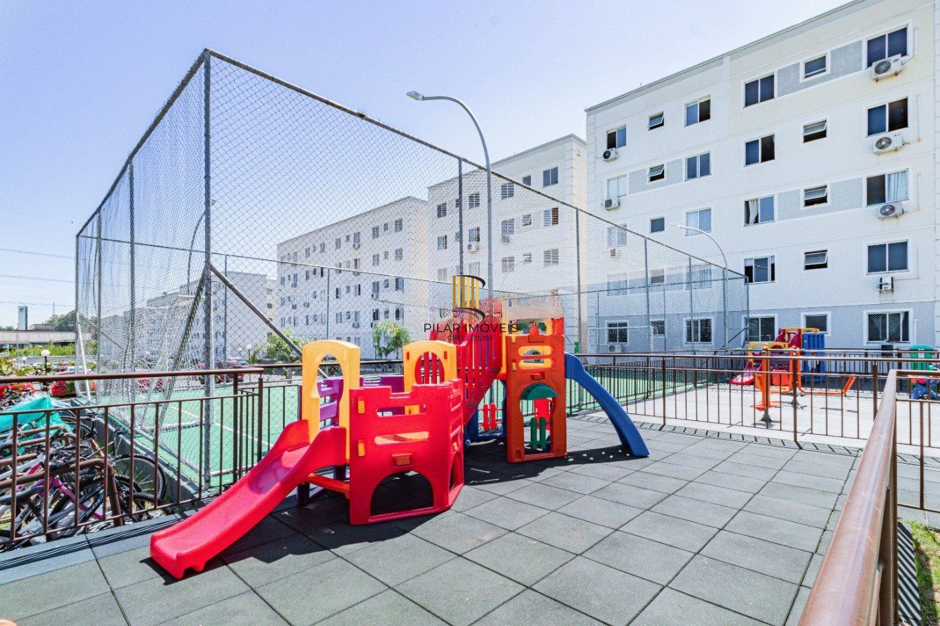 Apartamento de 2 dormitórios, piscina e 1 vaga de garagem em Canoas.