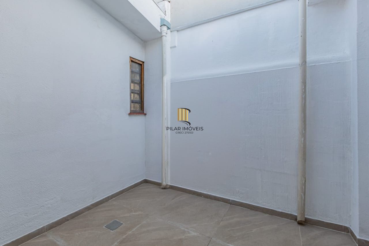 Casa com 3 dormitórios e 4 vagas no Bairro Jardim Lindóia
