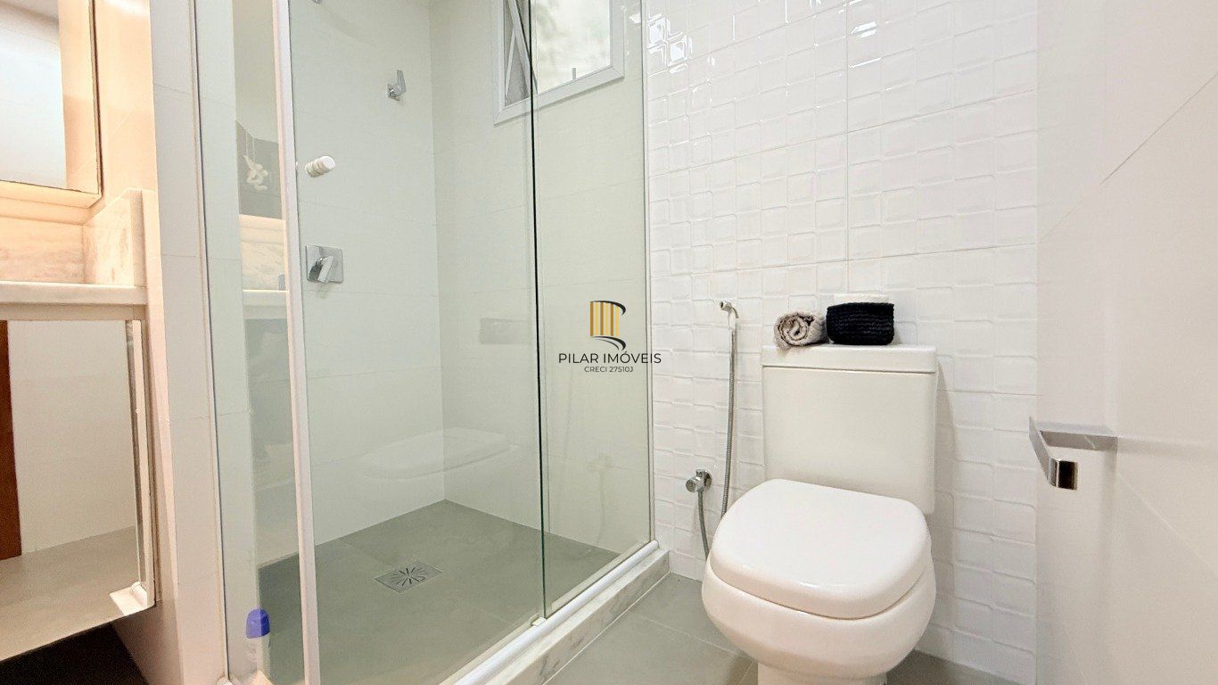 Apartamento térreo com pátio no bairro Santana.