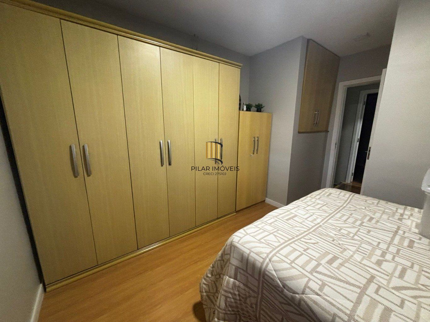 Casa com 2 dormitórios e 2 vagas de garagem em Canoas.