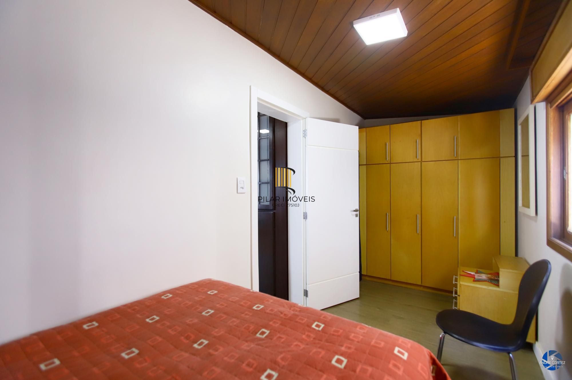 Cobertura com 3 dormitórios e 2 vagas no Bairro Santana