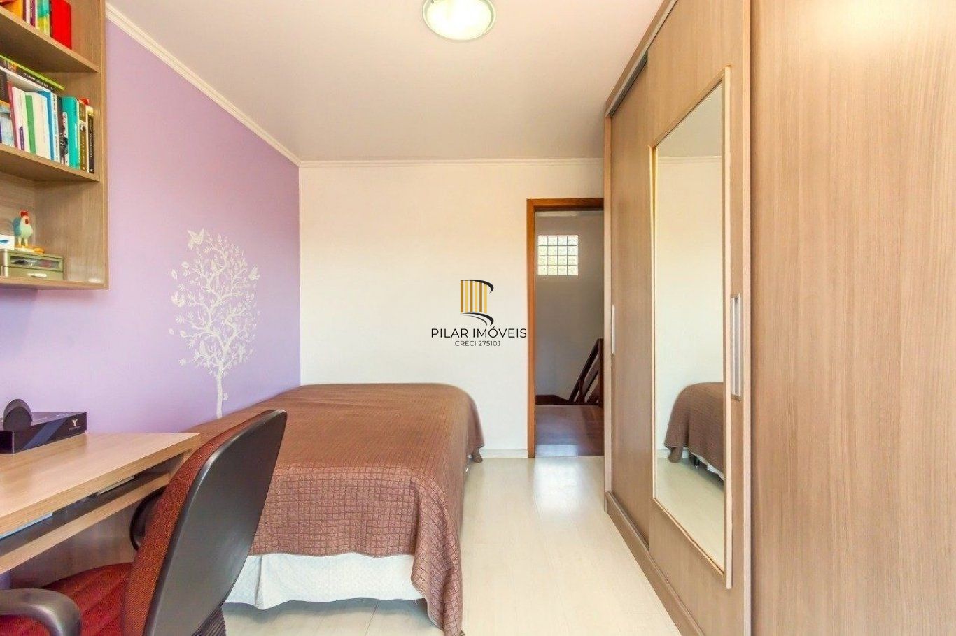 Casa com 4 dormitórios, 1 suíte, 4 vagas, piscina no bairro Três Figueiras.