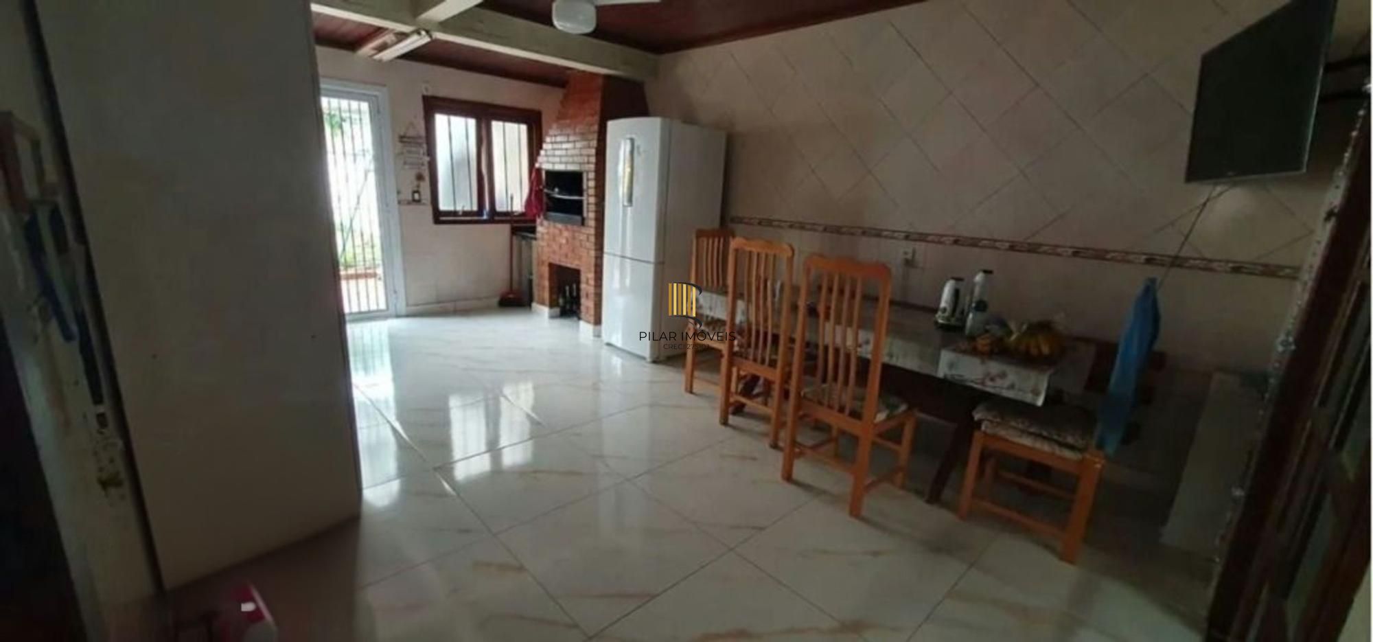 Casa com 5 quartos, piscina e 3 vagas de garagem em Canoas.