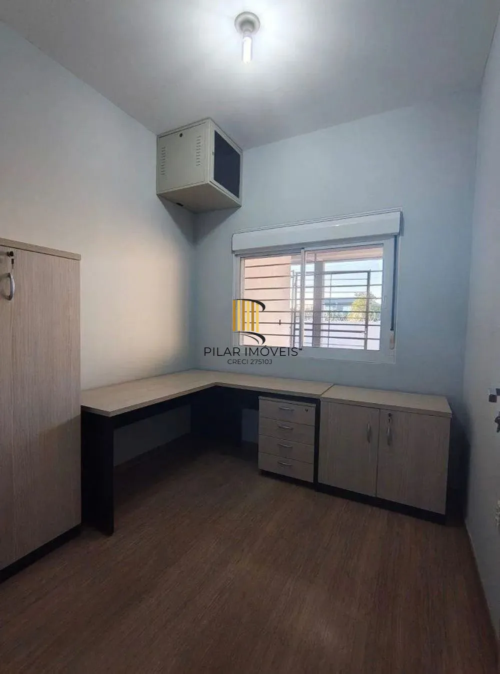 Casa com Lage, 3 dormitórios, 2 vagas de garagem no bairro Guajuviras.