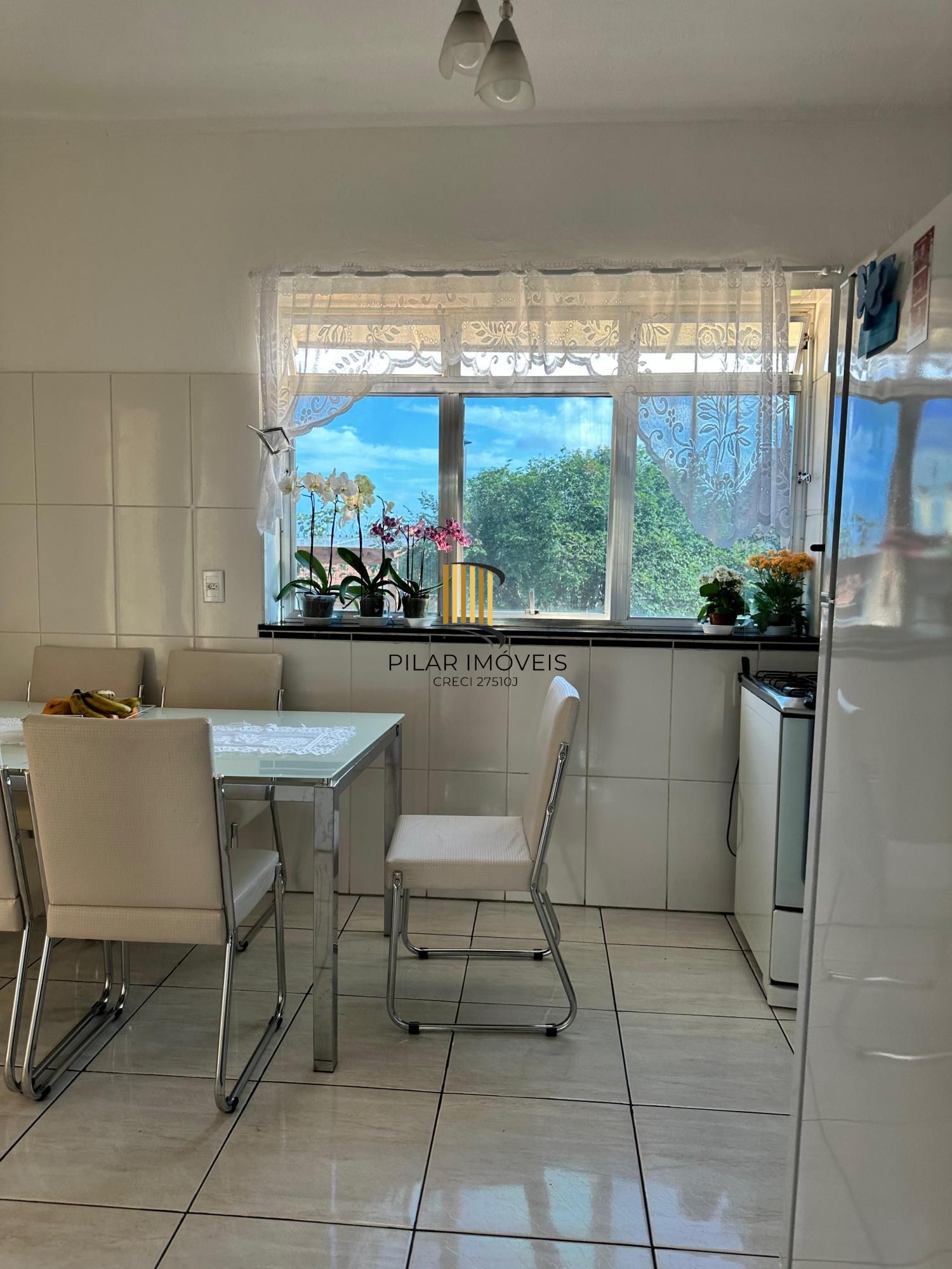 Casa com 3 quartos e 220m² à venda em Parque Santa Fé, Porto Alegre.