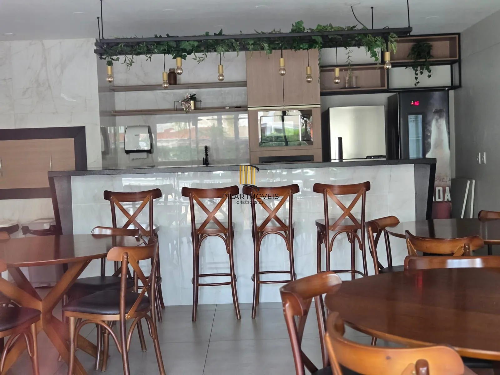 Casa de 2 dormitórios e 2 vagas de garagem em Canoas.
