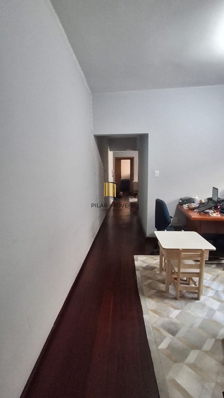 Apartamento de 2 dormitórios, sendo 1 suíte no bairro Menino Deus