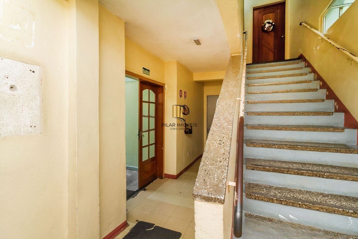 Apartamento de 2 dormitórios, semi mobiliado e 47m² no bairro Camaquã.