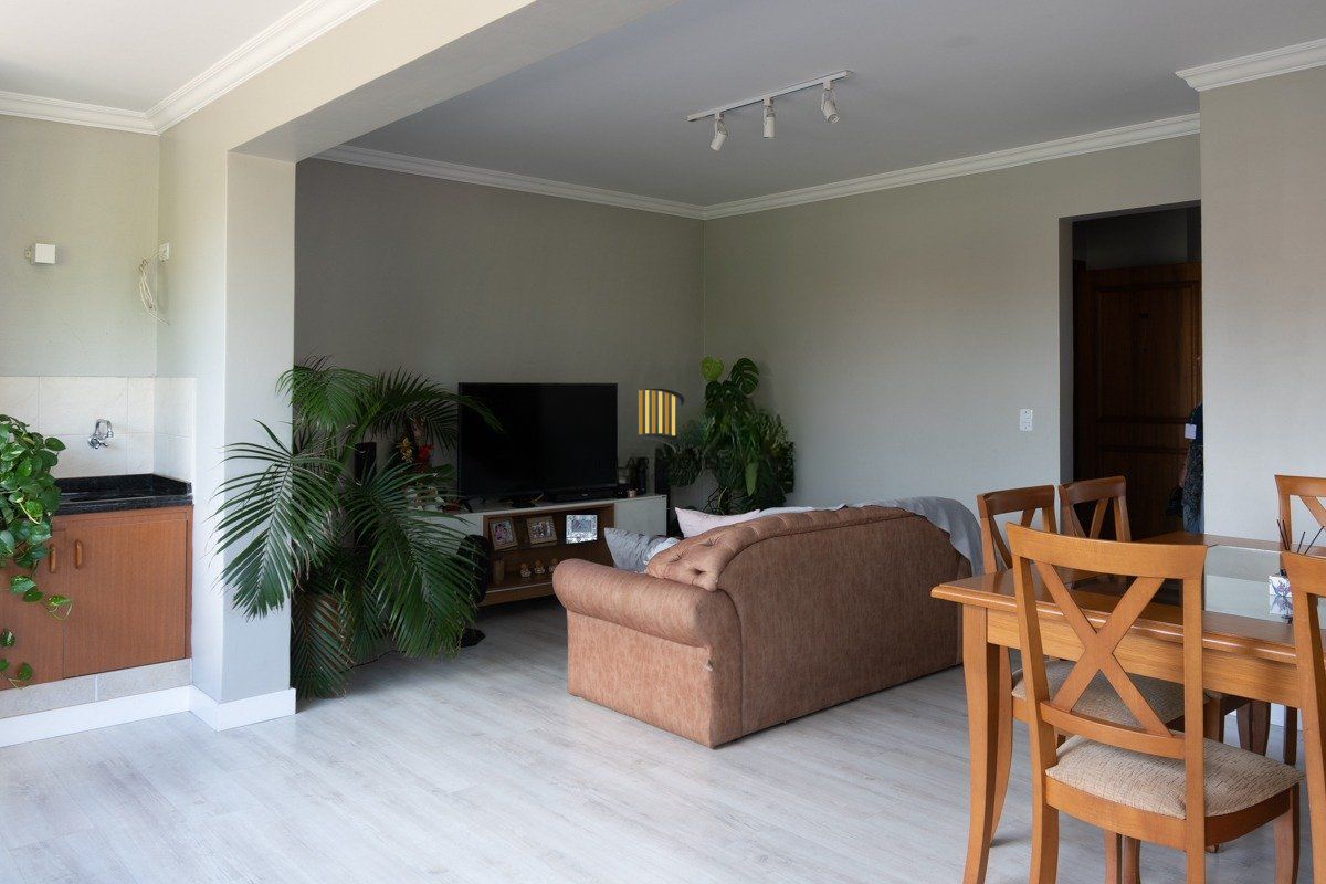 Apartamento de 3 quartos, elevador, churrasqueira, 2 vagas  no bairro Lindóia